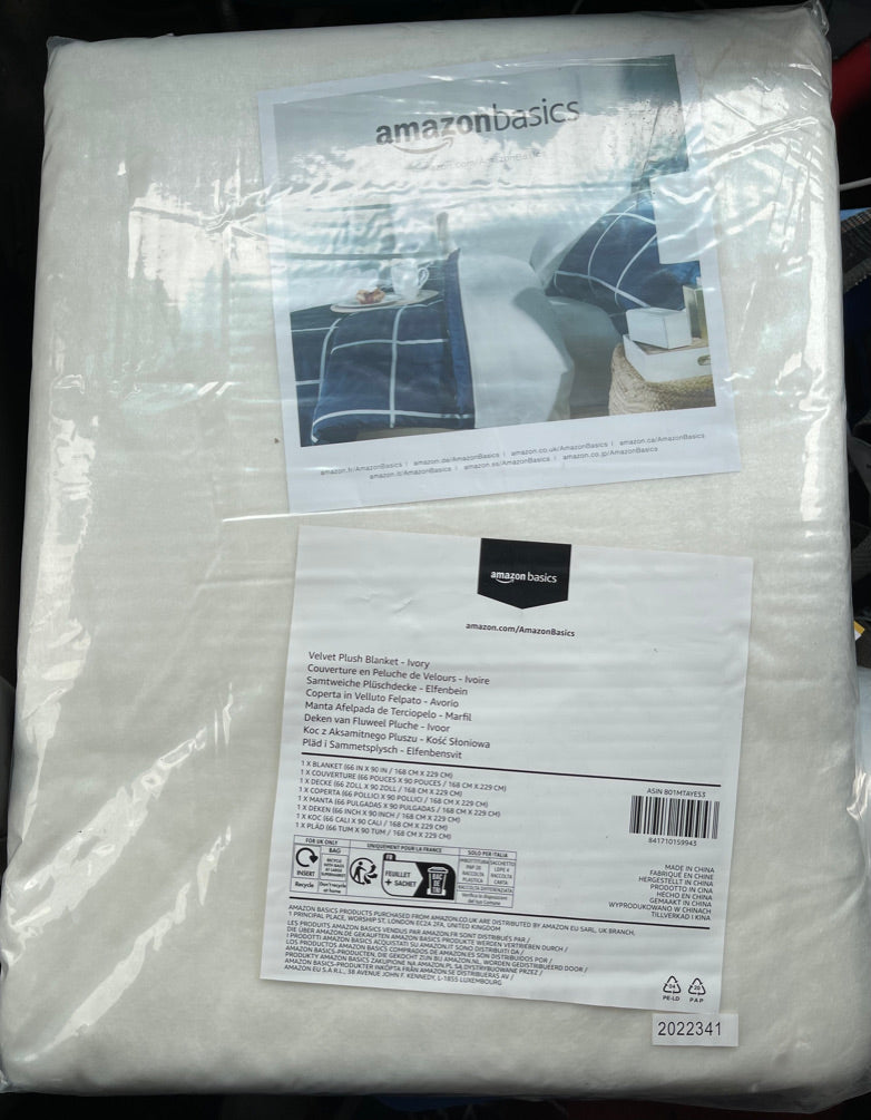 NEW goods, Fleece Throw Blanket 66" x 90"