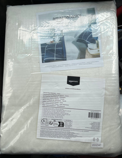 NEW goods, Fleece Throw Blanket 66" x 90"