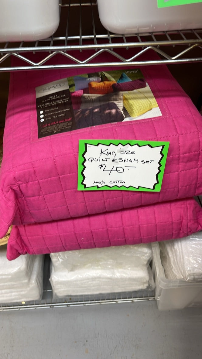 King Quilt & Pillow Shams- Bright Pink